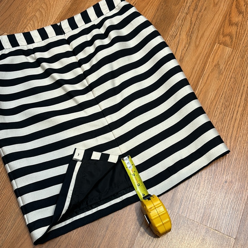 Worthington, black/white stripe retro/casual pull on pencil mini skirt. Size 10. - Picture 14 of 17